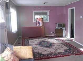 15711 NE Glisan St, Portland, OR 97230