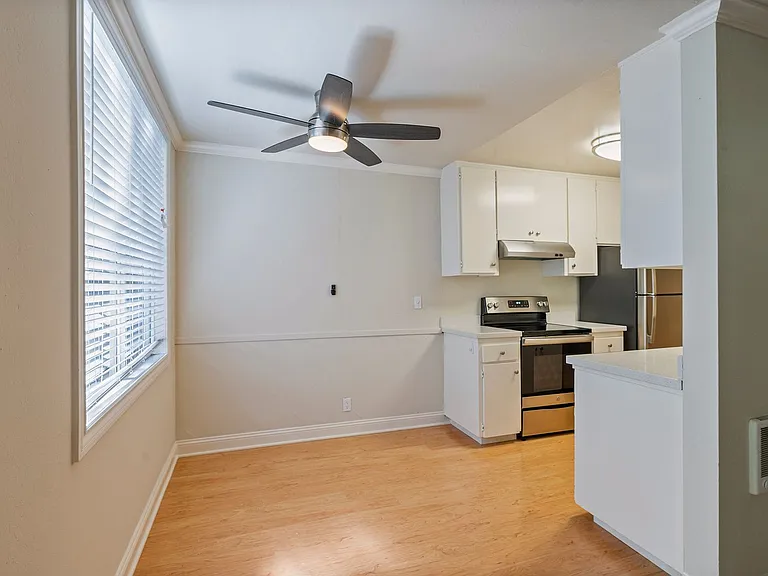 475 Weldon Ave. — Photo 10