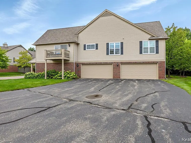 28126 Carlton Way Dr — Photo 20