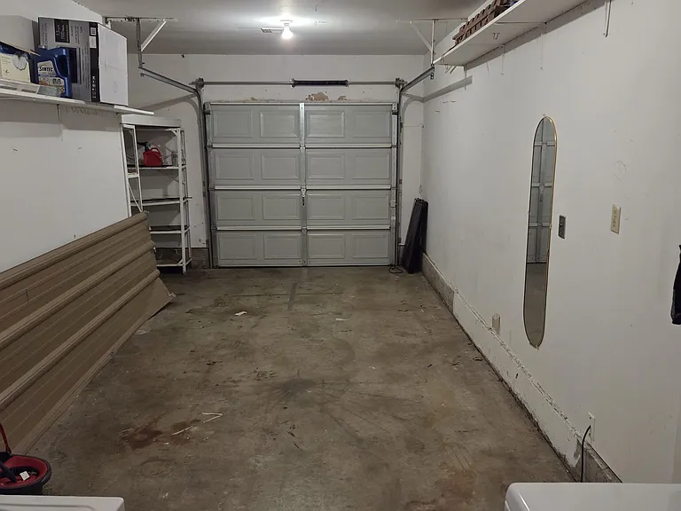 Garage.