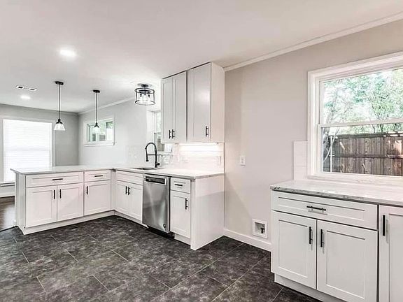 4th image of 2050 Oates Cir