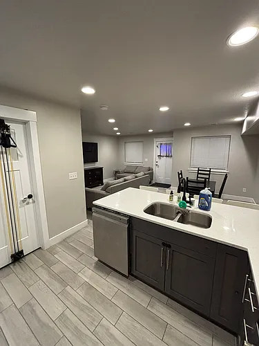 1231 N 450 E Photo 1