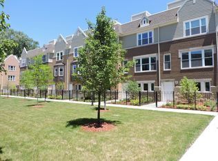 10237 S Hale Ave, Chicago, IL 60643