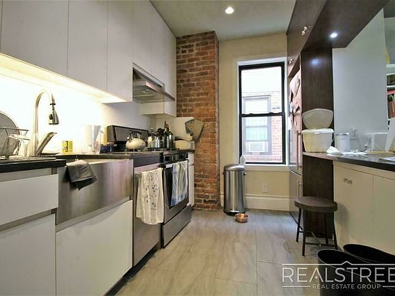 5th image of 73 Coffey St #1