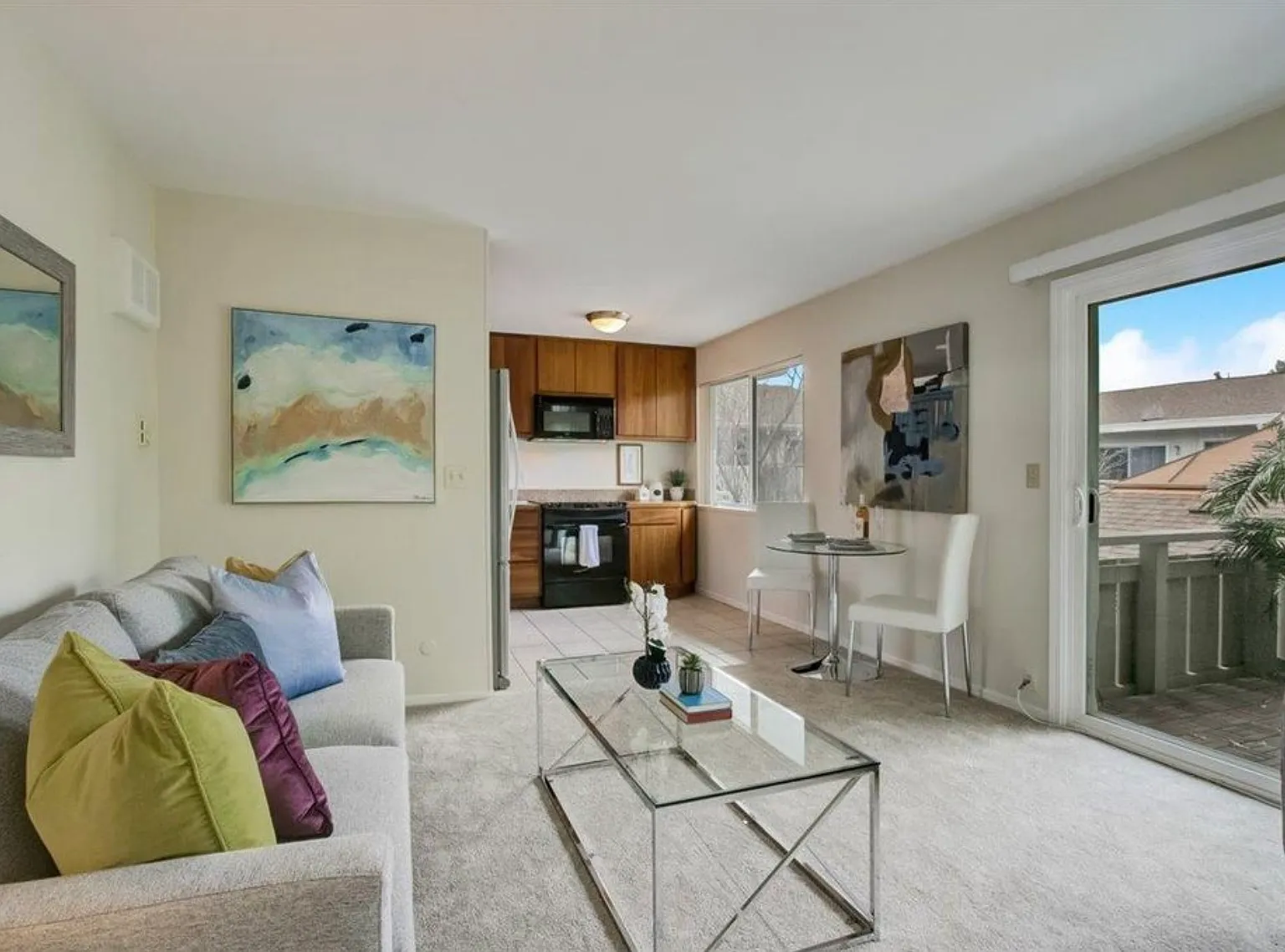 1 bed, 551 sqft, $2,600 — Photo 2