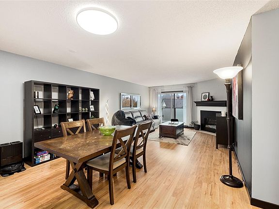 4th image of 1241 Fairfield Rd #402