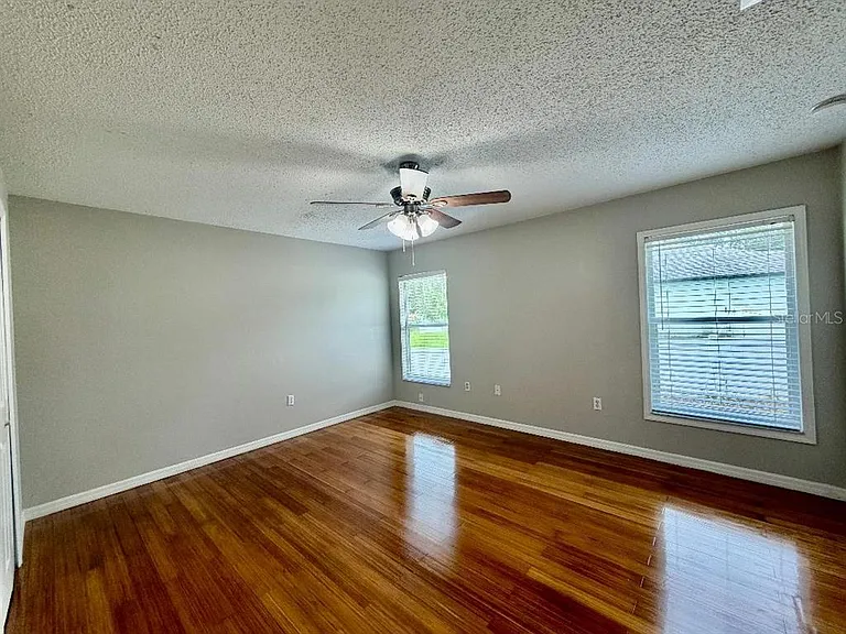 881 Hanford Dr — Photo 11