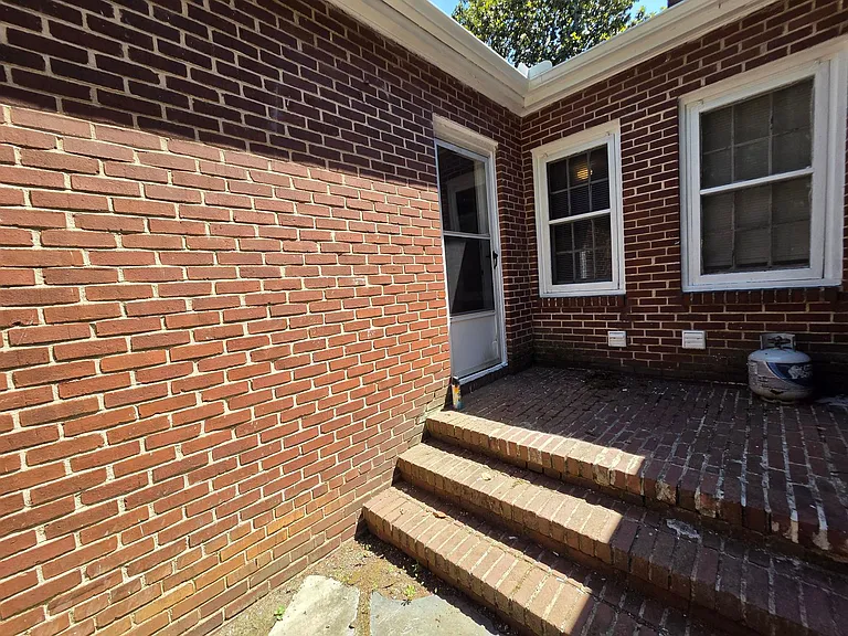 322 W McCubbins St — Photo 11