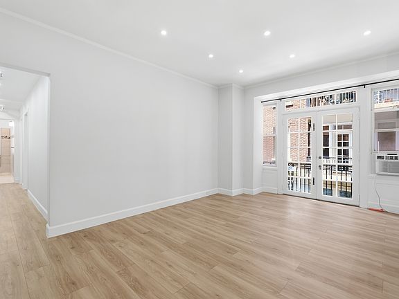 5th image of 24 E Liberty St APT 22