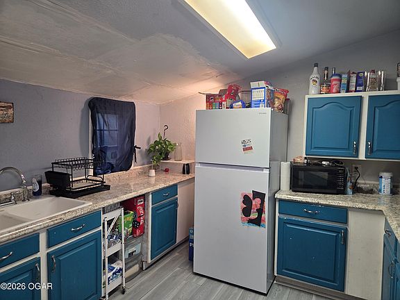2nd image of 210 E 23rd St
