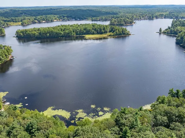 8 Sunshine Drive, Kingston, NH 03848