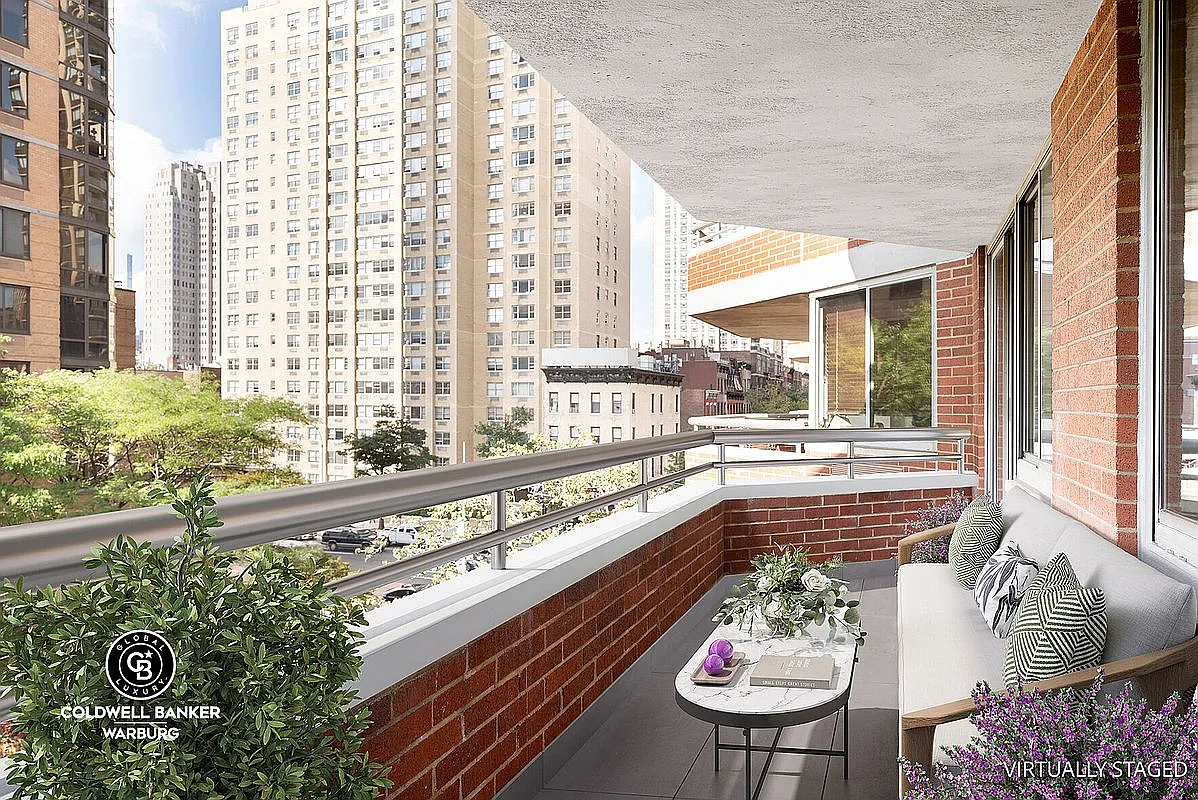 401 E 84th St APT 3A photo 1