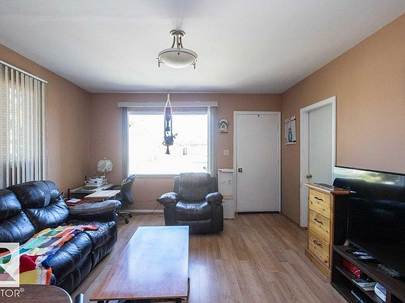 4th image of 4906 51st St