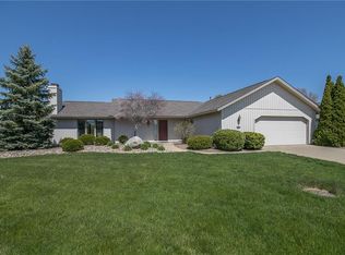 33064 Cobblestone Cir, North Ridgeville, OH 44039