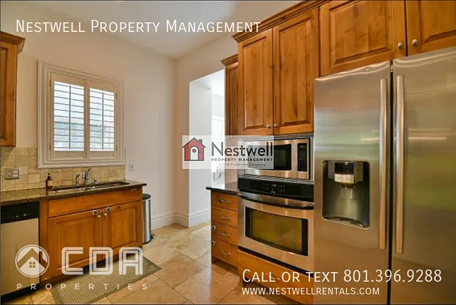 562 S Elizabeth St — Photo 9