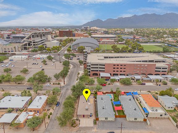 1 block from University of Arizona stadium