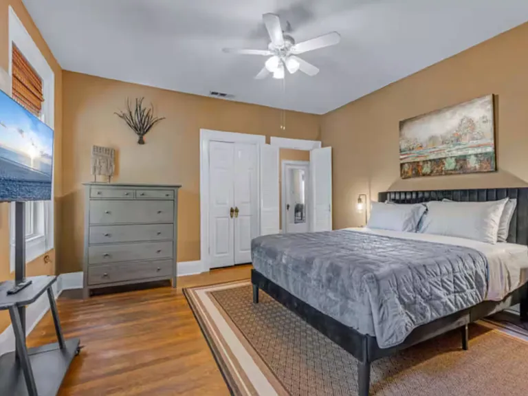 4303 Vandelia St — Photo 18