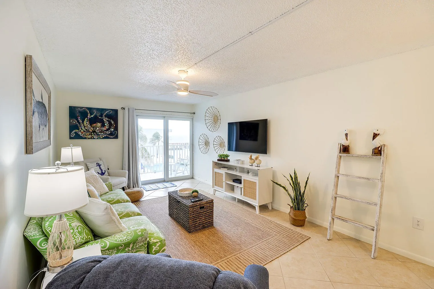 2 bed, 2.0 bath, 1044 sqft, $7,015 — Photo 1