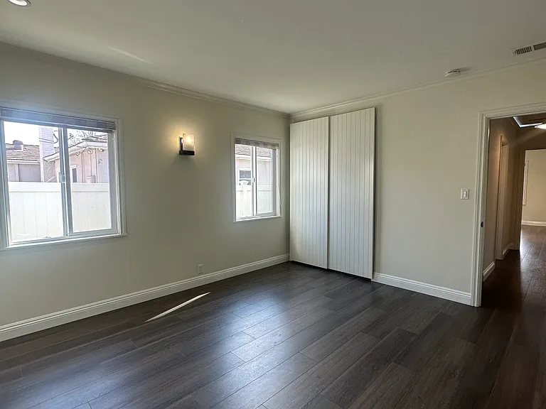 121 W Floral Ave — Photo 16