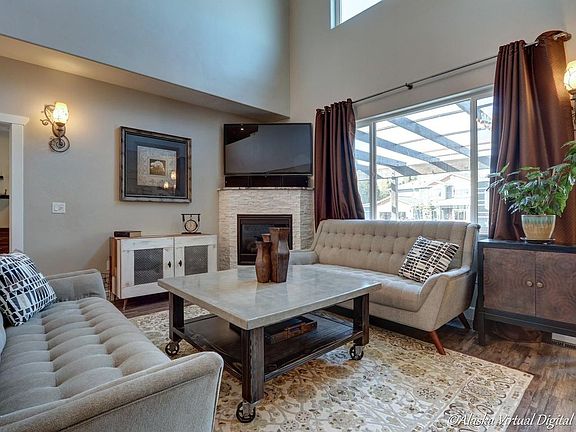 2nd image of 10530 Vancouver Cir