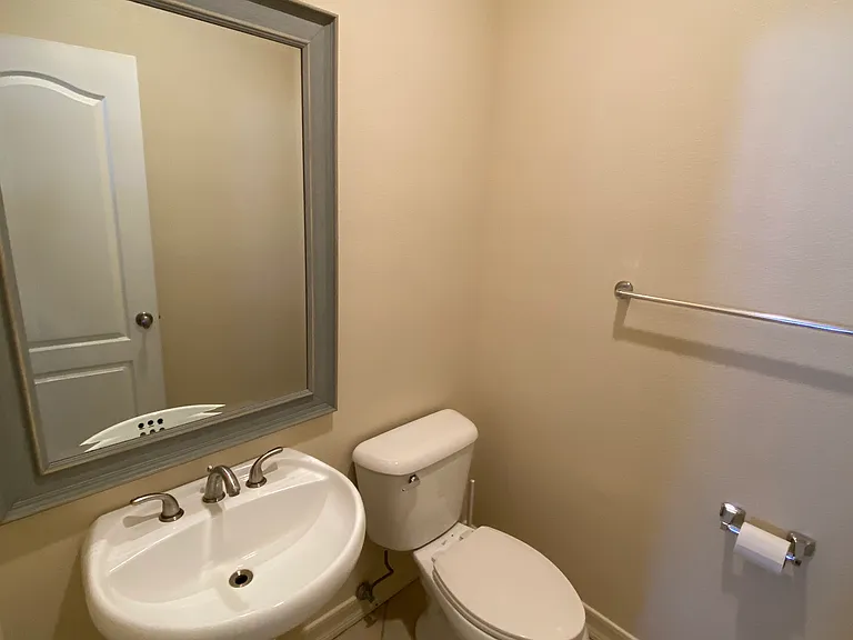 1458 Elin Pointe Dr — Photo 12