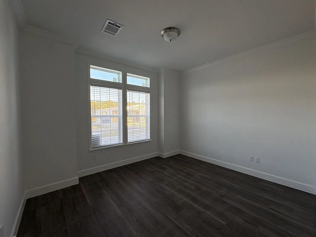 2 bed, 2.5 bath, 1352 sqft, $1,399 — Photo 4