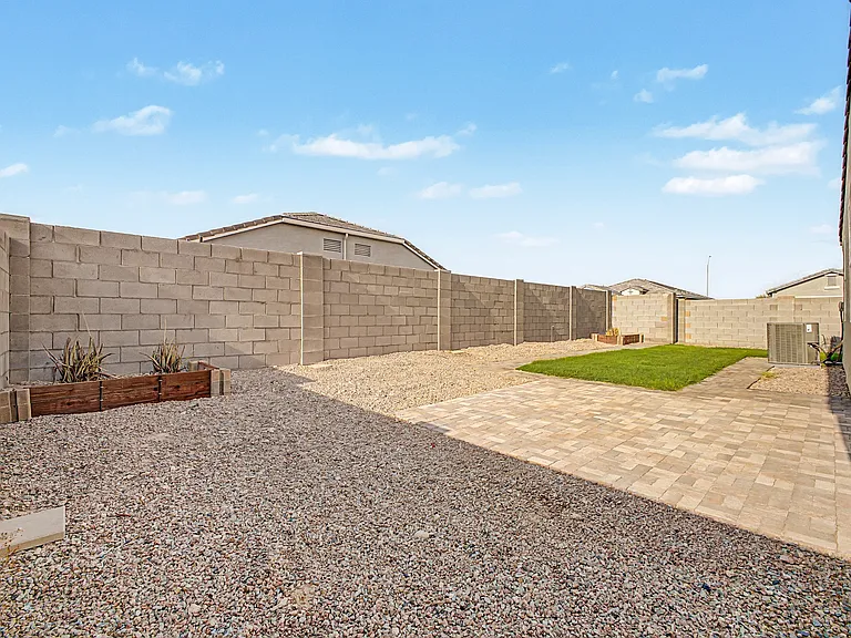 1302 W Raymond Ave — Photo 30
