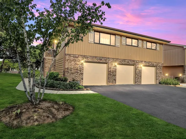 841 Dighton Ln, Schaumburg, IL 60173