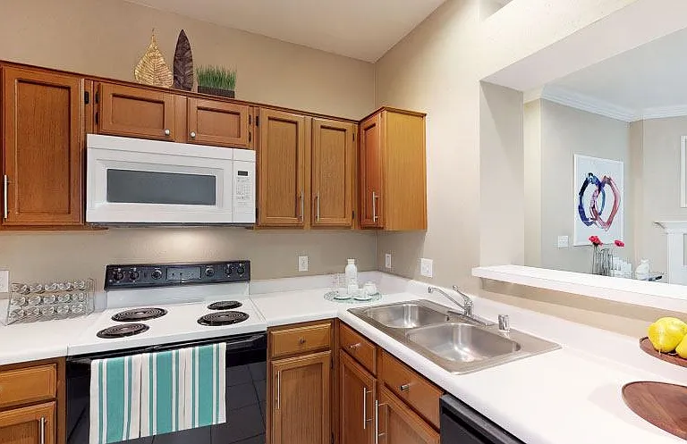 Tuscany Gate Apartments — Photo 5