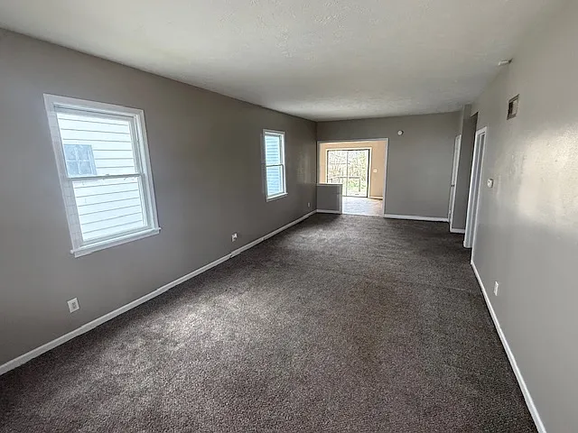 504 W Navarre St — Photo 2