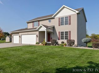 5595 Creekridge Dr, Middleville, MI 49333