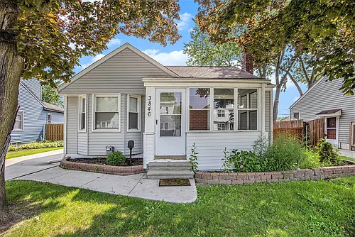 3846 Prairie Ave Photo 1
