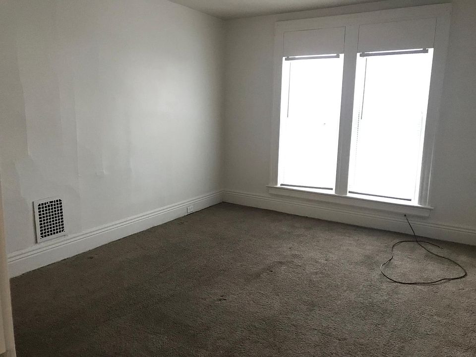 725 Myrtle St Erie PA Zillow