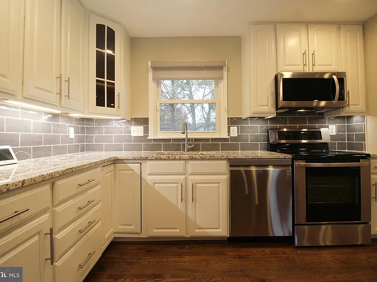 4500 Lantern Pl — Photo 9