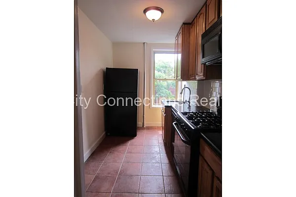 Rented by City Connections Realty | media 37