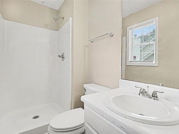 3rd image of 1382 N Hampton Dr