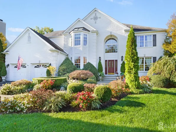 31 McFarlane Cir, Monroe Township, NJ 08831