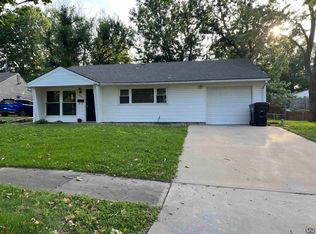 2809 SW Moundview Dr, Topeka, KS 66614