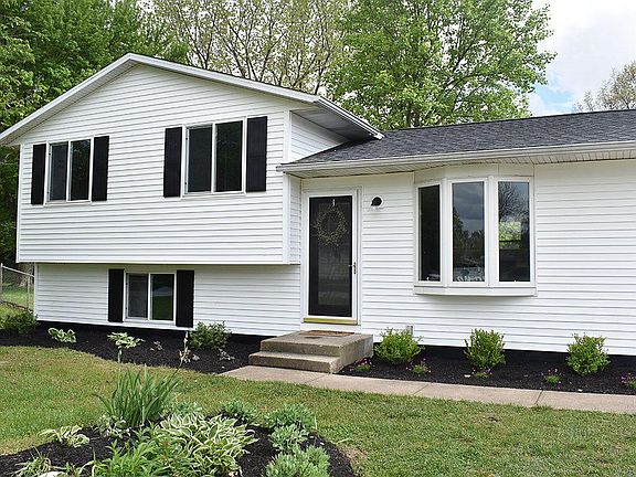 4th image of 22116 Farmwood Dr
