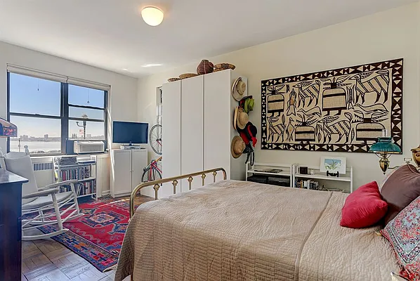 Sold by Corcoran | media 24