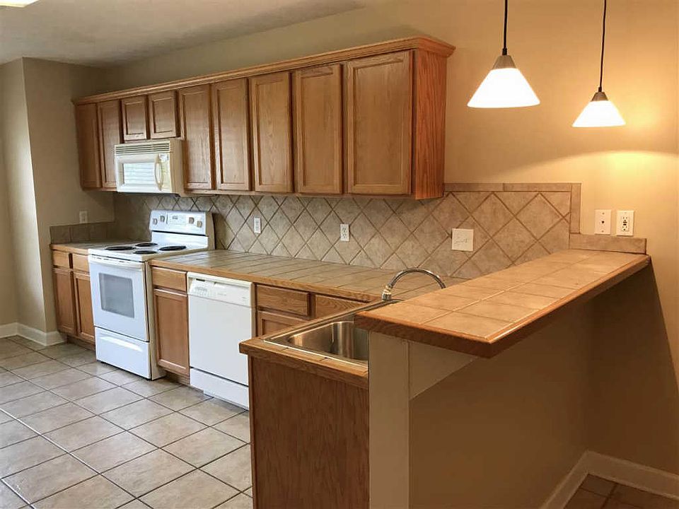 1st image of 124 Basswood Cir