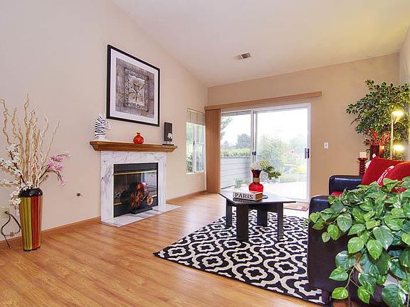 4th image of 1541 Fairway Green Cir