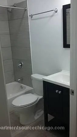 2944 W Montrose Ave #2 — Photo 4