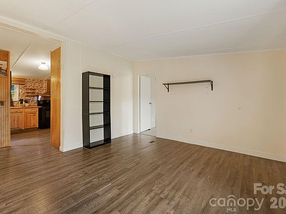 5th image of 2490 Painters Gap Rd
