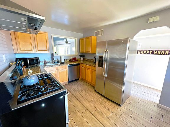 3rd image of 7602 E Pinchot Ave