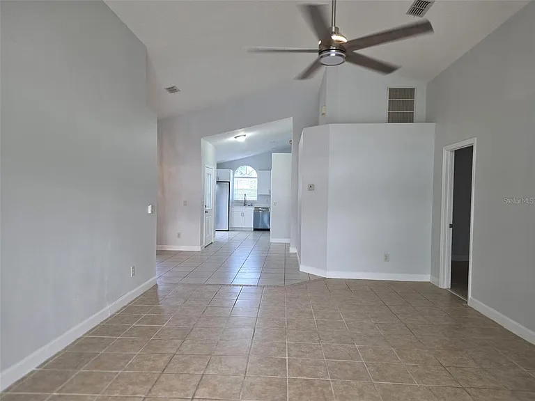 135 S Roma Way — Photo 4