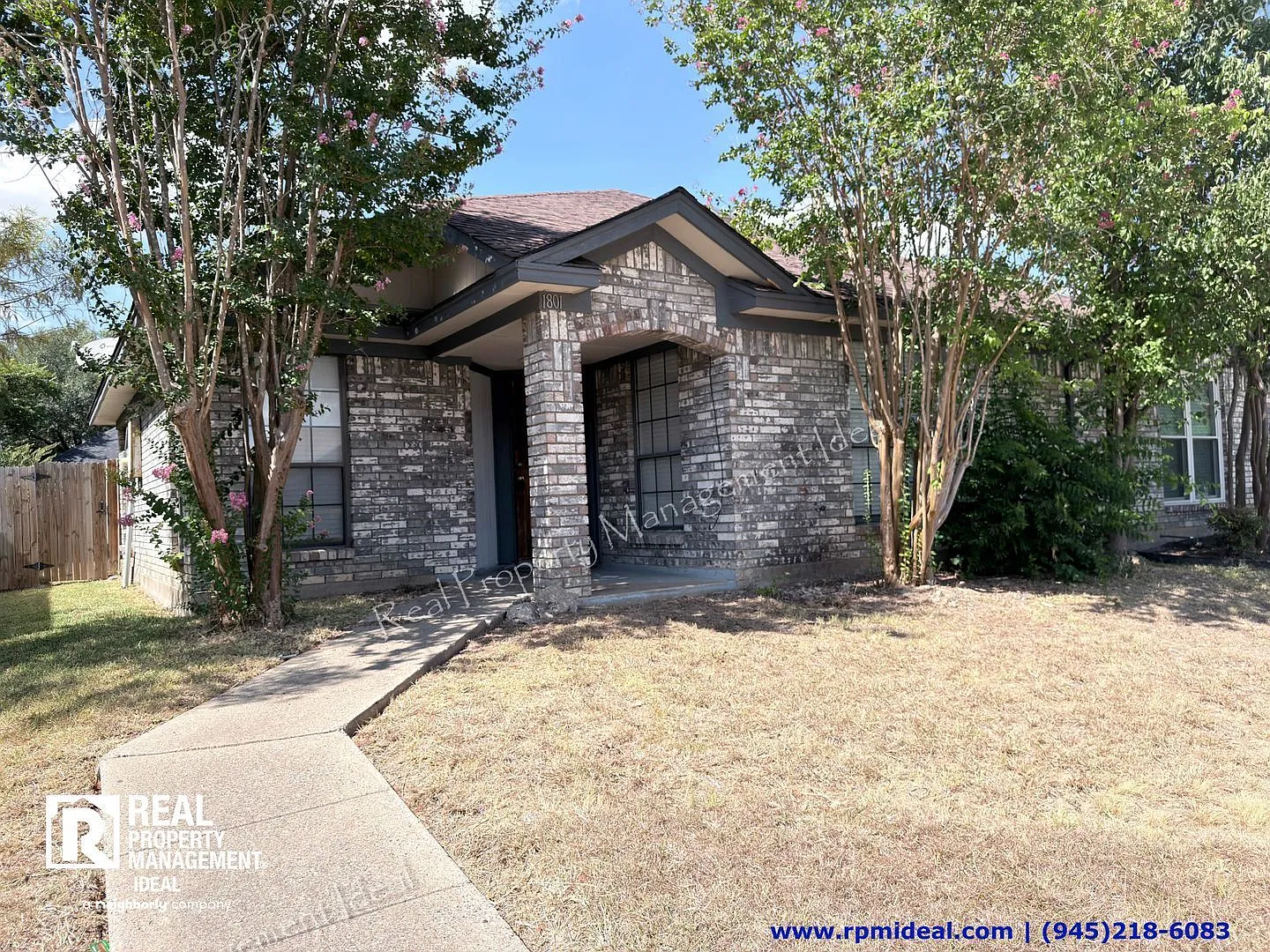 3 bed, 2.0 bath, 1639 sqft, $1,899 — Photo 2