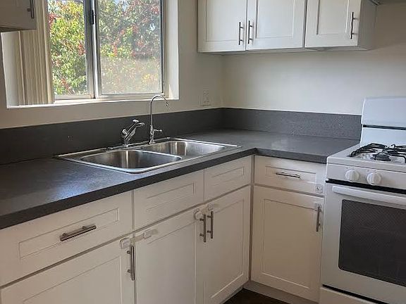 4th image of 5607 Corteen Pl #5