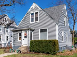 424 Washington Pl, Sycamore, IL 60178