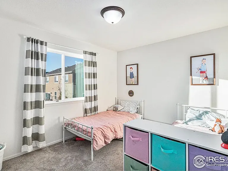985 Axis Dr — Photo 18